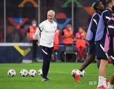 足球精英对决,欧洲比赛引发热烈讨论(足球精英对决,欧洲比赛引发热烈讨论的是谁) 足球精英对决,欧洲比赛引发热烈讨论(足球精英对决,欧洲比赛引发热烈讨论的是谁)